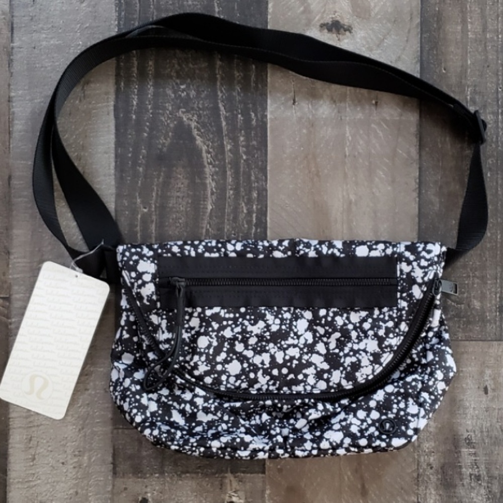 NWT Lululemon Festival Bag 5L - Picture 5 of 7